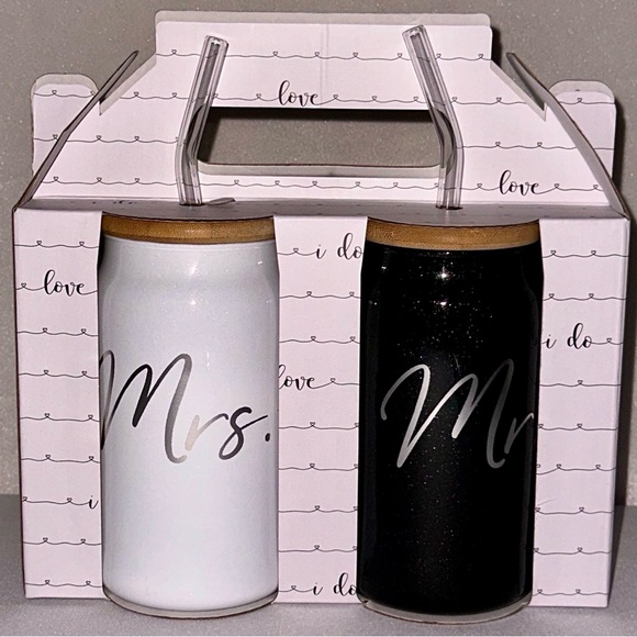 Mr. & Mrs boxed set of 16.9 oz. tumblers with lids and straws - Picture 2 of 7